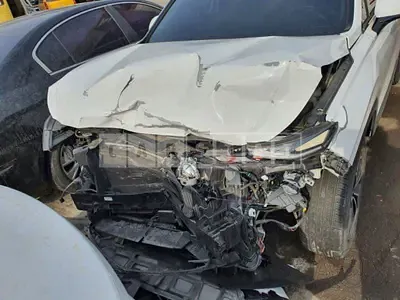 Photo 1 of 14: 2018 Hyundai Sanya Fe, VIN KMHS381CBKU041381 — Korean insurance auction