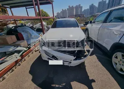 Photo 1 of 9: 2017 Mercedes-Benz C 200, VIN WDDWF4CB0HF412608 — Korean insurance auction