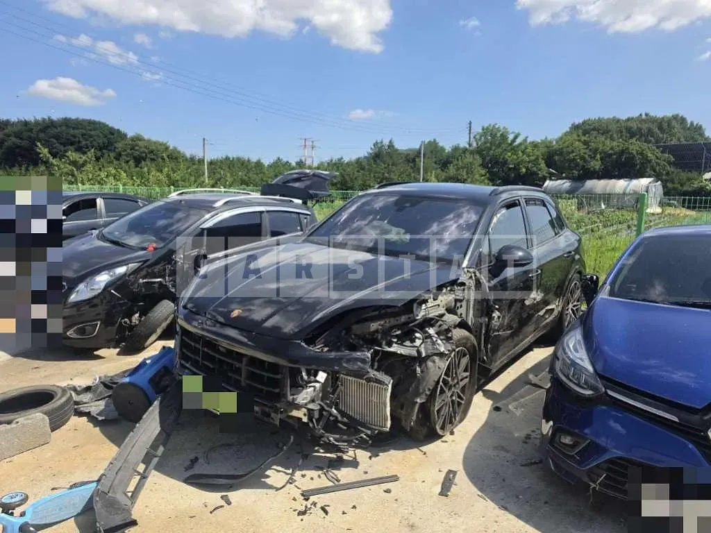 Photo 2 of 40: 2024 Porsche Cayenne — Korean insurance auction