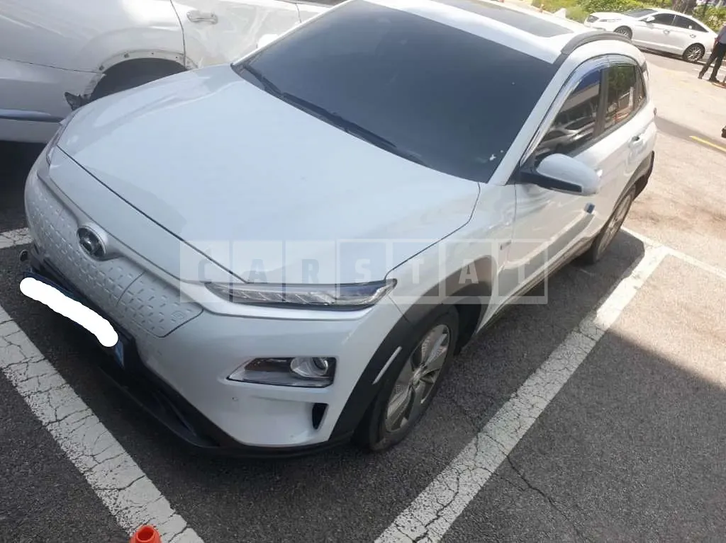 Photo 2 of 21: 2020 Hyundai Kona Electric, VIN KMHK381GFLU100372 — Korean insurance auction