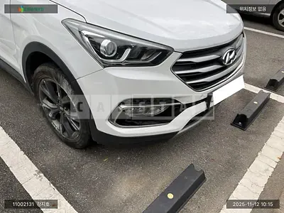 Photo 1 of 11: 2017 Hyundai Santa Fe, VIN KMHSW81XBJU789993 — Korean insurance auction