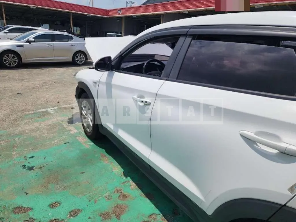 Photo 2 of 19: 2017 Hyundai Tucson TL — Korean insurance auction