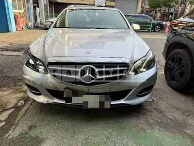 Photo 1 of 25: 2016 Mercedes-Benz E220 BlueTec — Korean insurance auction