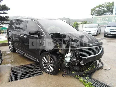 Photo 1 of 34: 2018 Kia Carnival — Korean insurance auction
