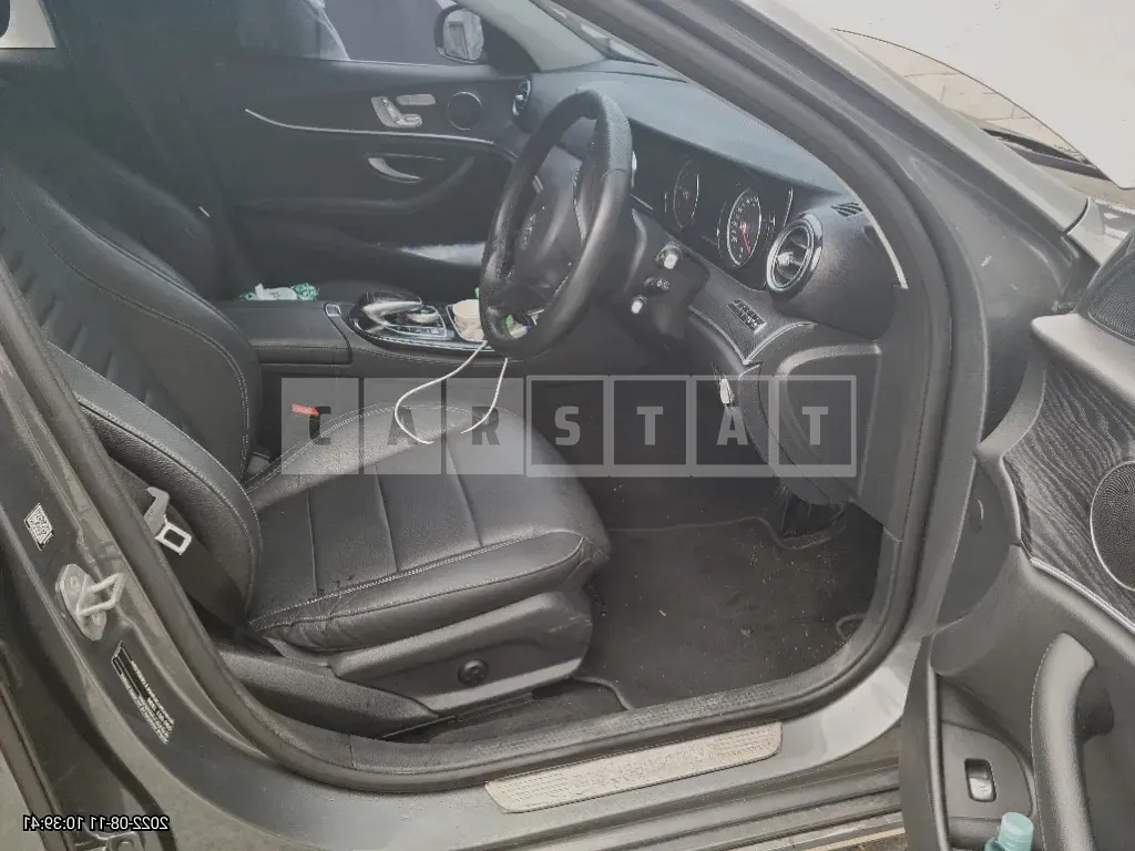 Photo 2 of 9: 2018 Mercedes-Benz E220d, VIN WDDZF0EB6JA404325 — Korean insurance auction