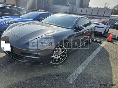 Photo 1 of 38: 2018 Porsche Panamera 4 — Korean insurance auction