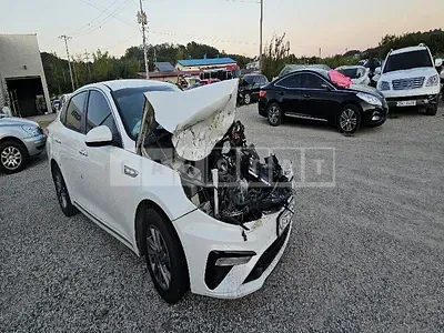 Photo 1 of 11: 2020 Kia K5 — Korean insurance auction