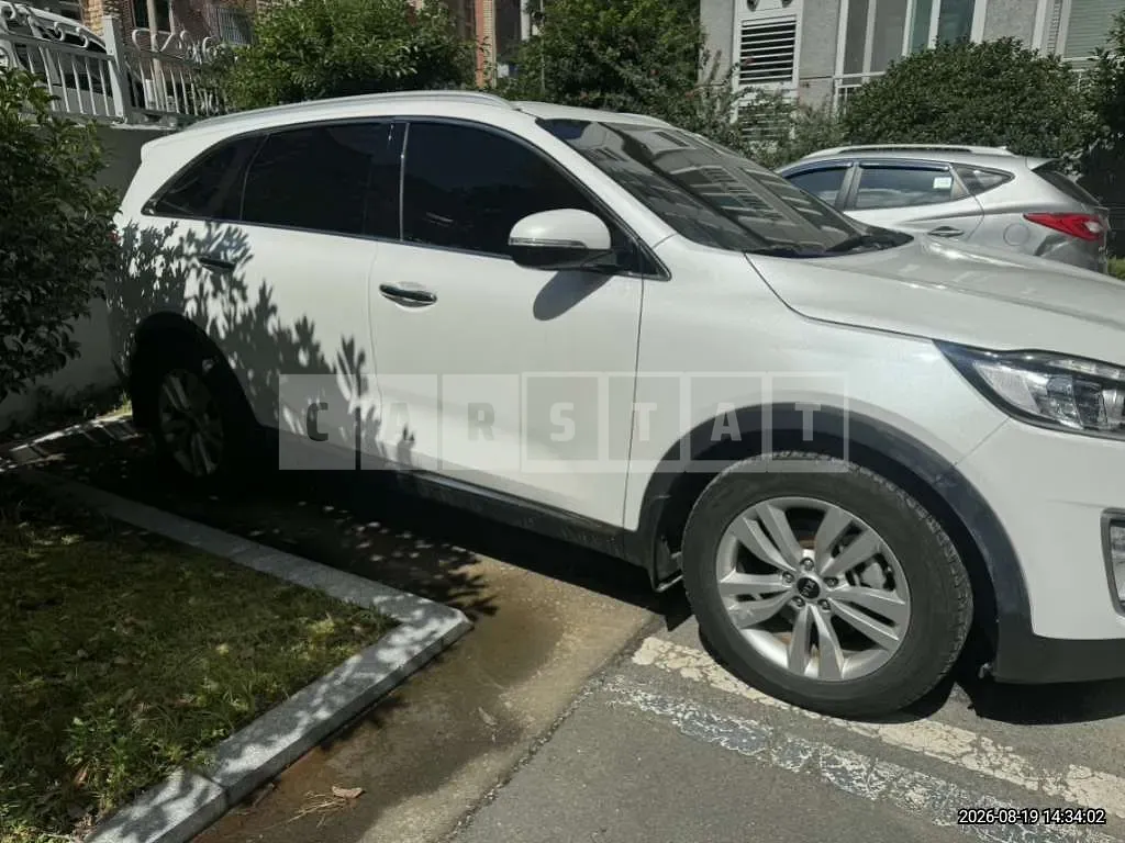 Photo 2 of 17: 2016 Kia Sorento — Korean insurance auction