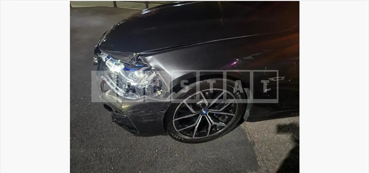 Photo 2 of 8: 2022 BMW 530e — Korean insurance auction