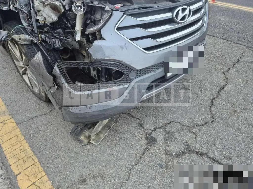 Photo 2 of 14: 2015 Hyundai Santa Fe DM — Korean insurance auction