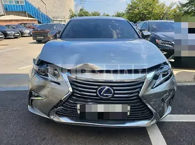 Photo 1 of 24: 2017 Lexus ES300h, VIN JTHBW1GGXH2161146 — Korean insurance auction