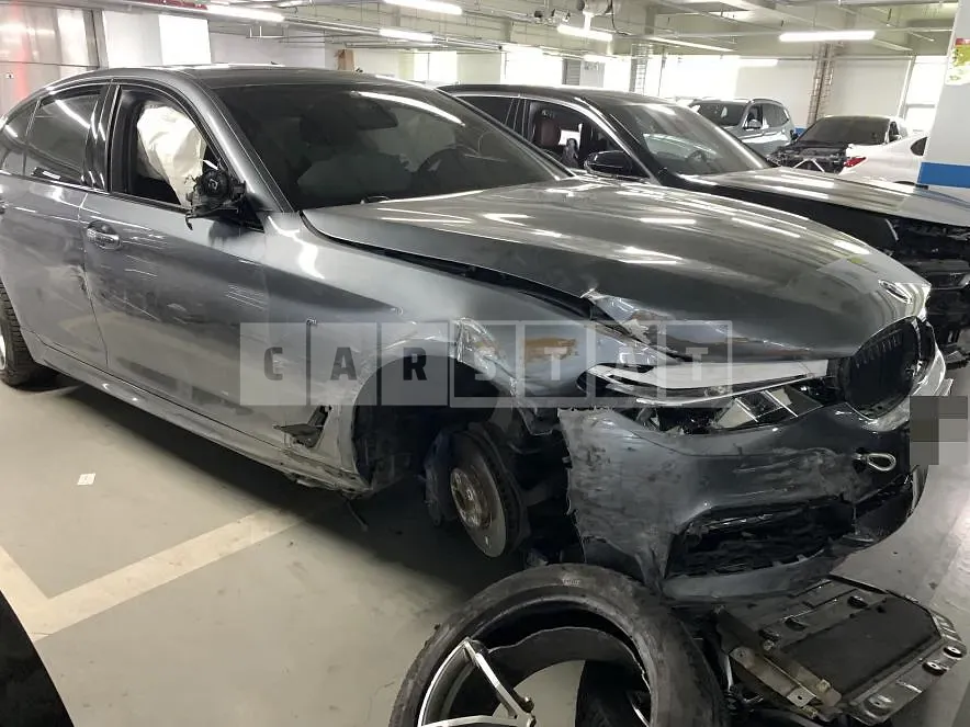 Photo 2 of 12: 2017 BMW 530i — Korean insurance auction