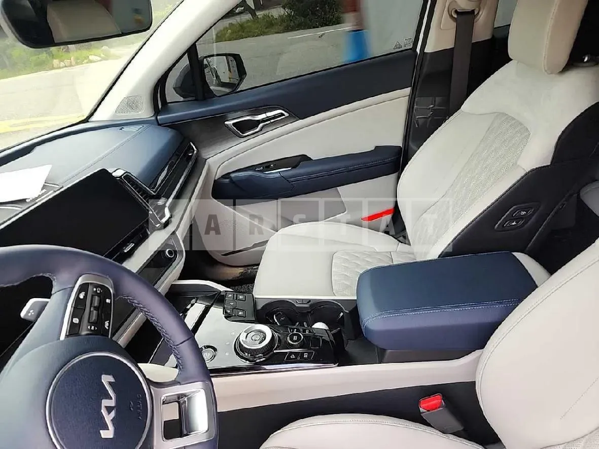 Photo 2 of 18: 2024 Kia Sportage Hybrid — Korean insurance auction