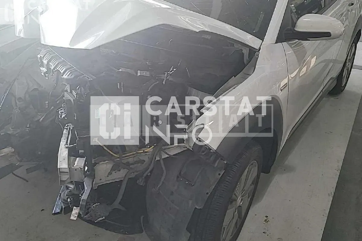 Photo 2 of 30: 2019 Hyundai Kona Electric, VIN KMHK281GFKU032434 — Korean insurance auction