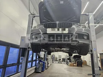 Photo 1 of 15: 2018 BMW 320i — Korean insurance auction