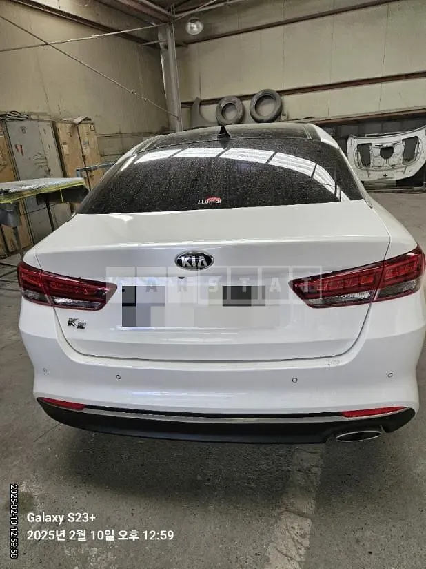 Photo 2 of 18: 2015 Kia K5 — Korean insurance auction