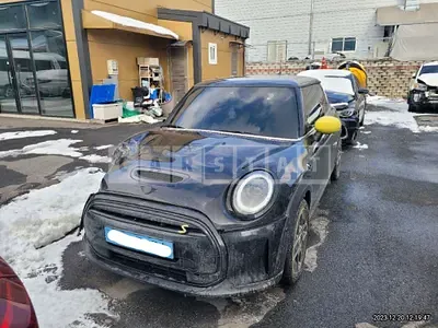 Photo 1 of 12: 2022 MINI Cooper If, VIN WMW11DJ07N2S10501 — Korean insurance auction
