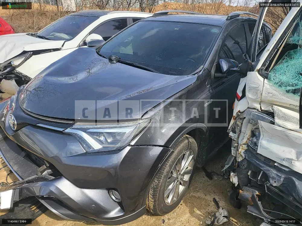 Photo 2 of 16: 2018 Toyota LAV4 Hybrid, VIN JTMDJREV0JD210373 — Korean insurance auction