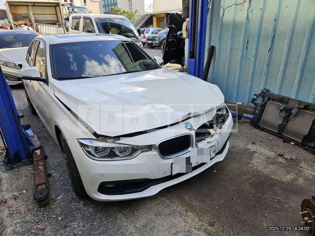 Photo 2 of 5: 2015 BMW 320d — Korean insurance auction