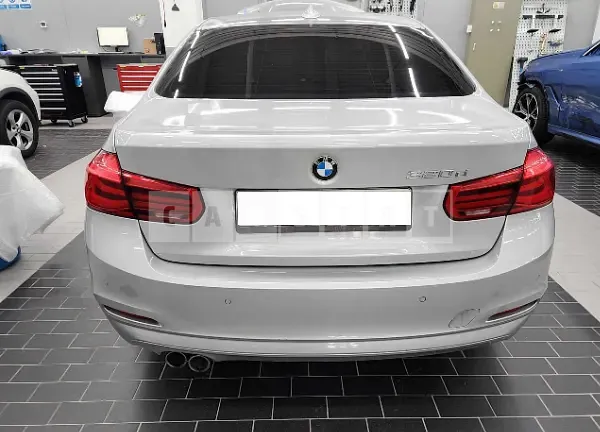 Photo 2 of 21: 2016 BMW 320d, VIN WBA8C5108GK635338 — Korean insurance auction