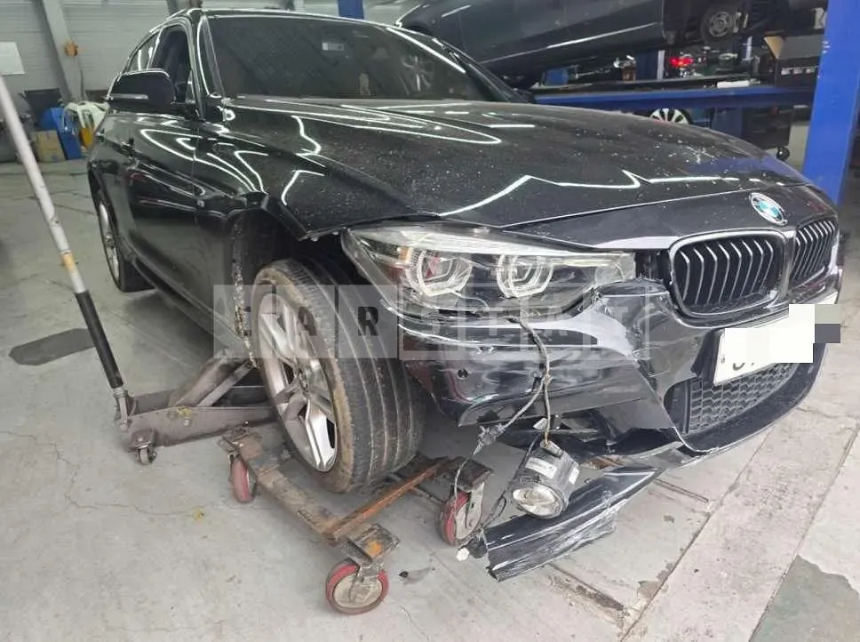 Photo 2 of 8: 2018 BMW 330i — Korean insurance auction