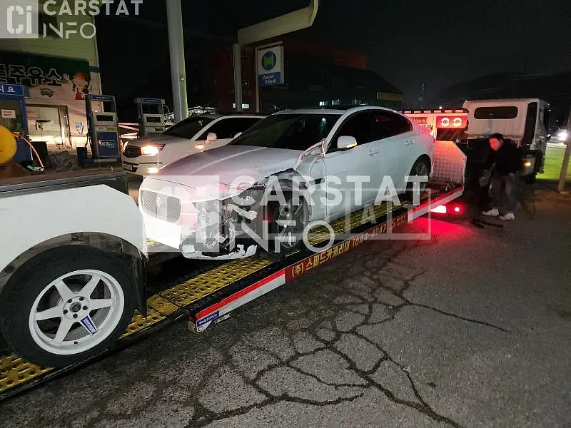 Photo 2 of 11: 2017 Jaguar XE 20d, VIN SAJAB4BN9HCP10220 — Korean insurance auction
