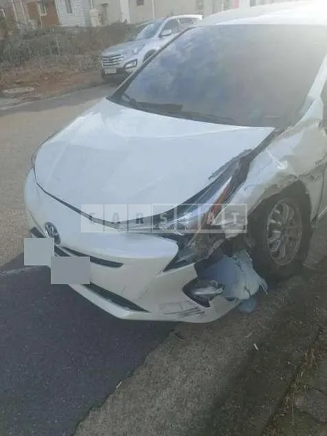 Photo 2 of 7: 2018 Toyota Prius — Korean insurance auction
