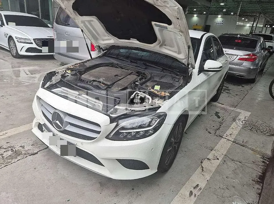 Photo 2 of 10: 2019 Mercedes-Benz C 200 — Korean insurance auction