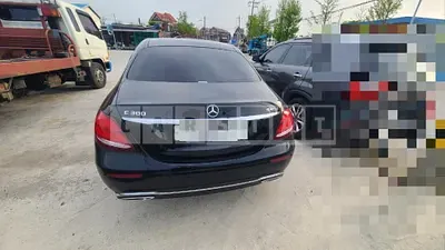 Photo 1 of 10: 2019 Mercedes-Benz E300 4Matic — Korean insurance auction
