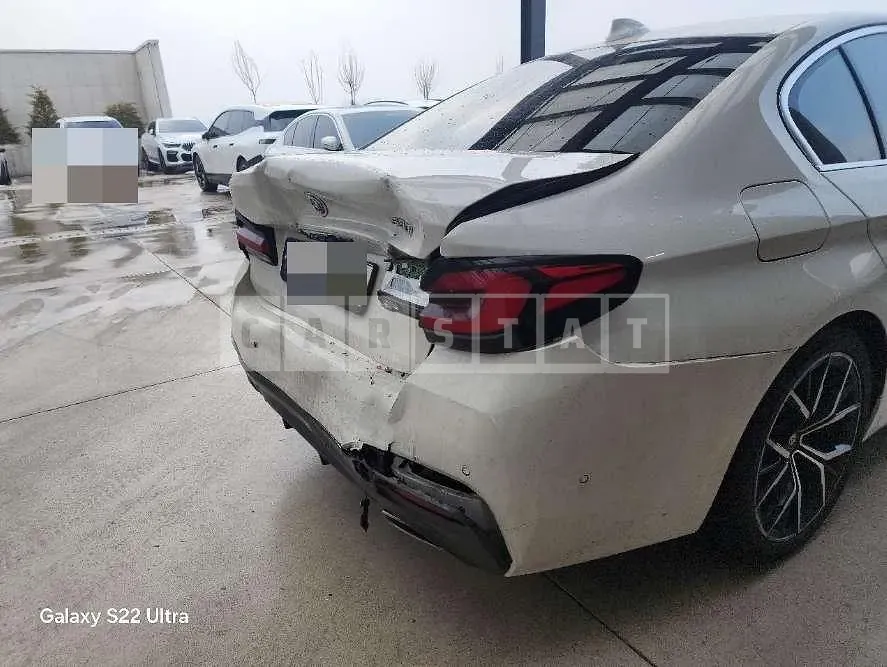 Photo 2 of 23: 2021 BMW 530i — Korean insurance auction