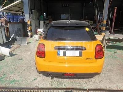 Photo 1 of 9: 2015 MINI Cooper D Five-Door, VIN WMWXT3106F2B73301 — Korean insurance auction