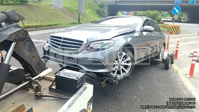 Photo 1 of 21: 2018 Mercedes-Benz E220 d 4Matic — Korean insurance auction