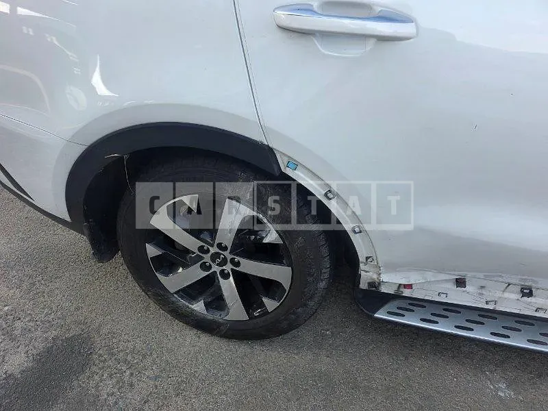 Photo 2 of 19: 2021 Kia Sorento 2.2 — Korean insurance auction