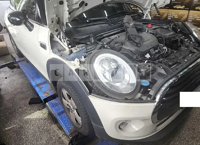 Photo 2 of 11: 2018 MINI Cooper D, VIN WMWXN3100J2E01358 — Korean insurance auction
