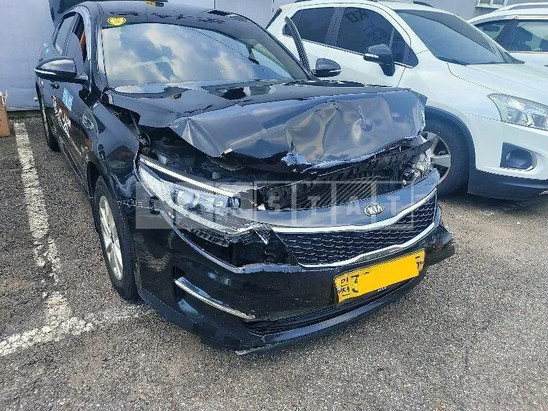 Photo 2 of 11: 2017 Kia K5, VIN KNAGU416BJA212871 — Korean insurance auction