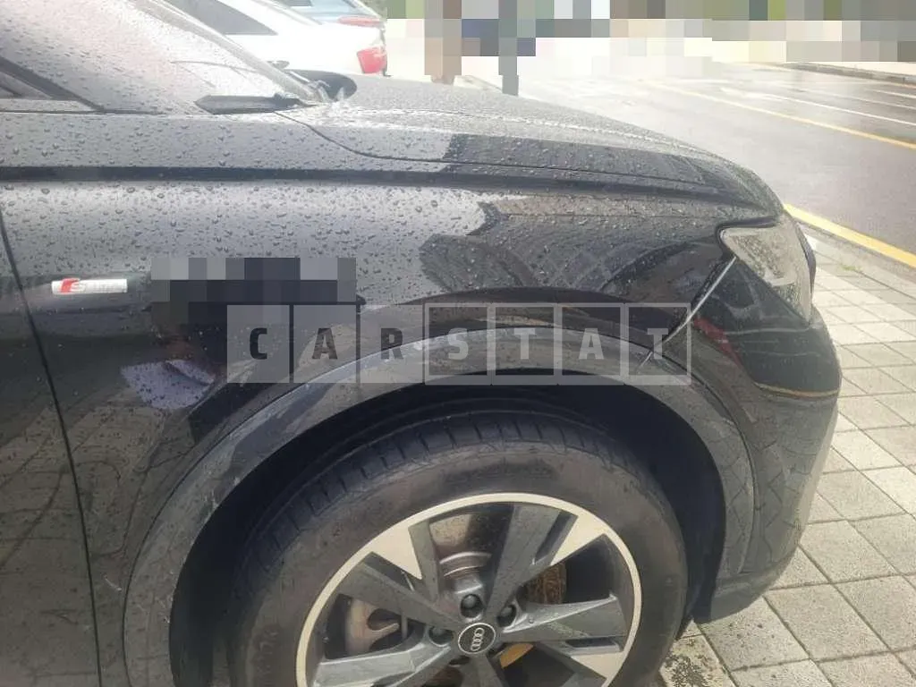 Photo 2 of 28: 2023 Audi Q4 40 e-tron — Korean insurance auction