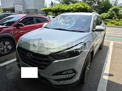 Photo 1 of 9: 2016 Hyundai Tucson — Korean insurance auction