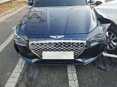 Photo 1 of 15: 2018 Genesis G70 2.0T, VIN KMTG341ABKU030255 — Korean insurance auction