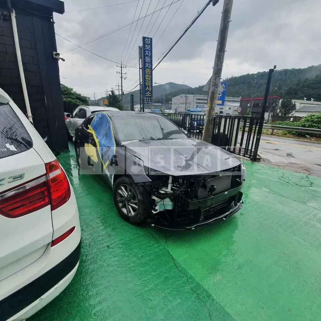 Photo 2 of 10: 2019 Kia K5, VIN KNAGS416BKA271208 — Korean insurance auction