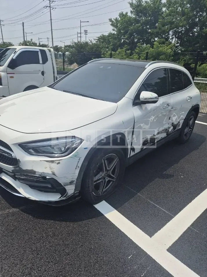 Photo 2 of 10: 2022 Mercedes-Benz GLA250 4Matic — Korean insurance auction
