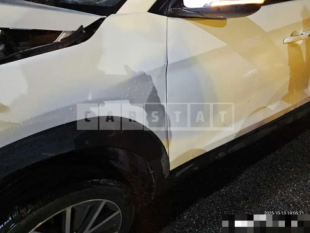 Photo 2 of 12: 2016 Hyundai Tucson TL — Korean insurance auction