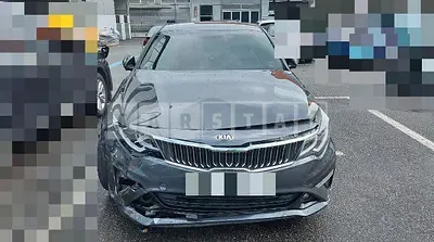 Photo 1 of 9: 2018 Kia K5 — Korean insurance auction