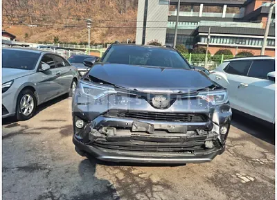 Photo 1 of 10: 2017 Toyota RAV4 2VD, VIN JTMYFREV5HD096805 — Korean insurance auction