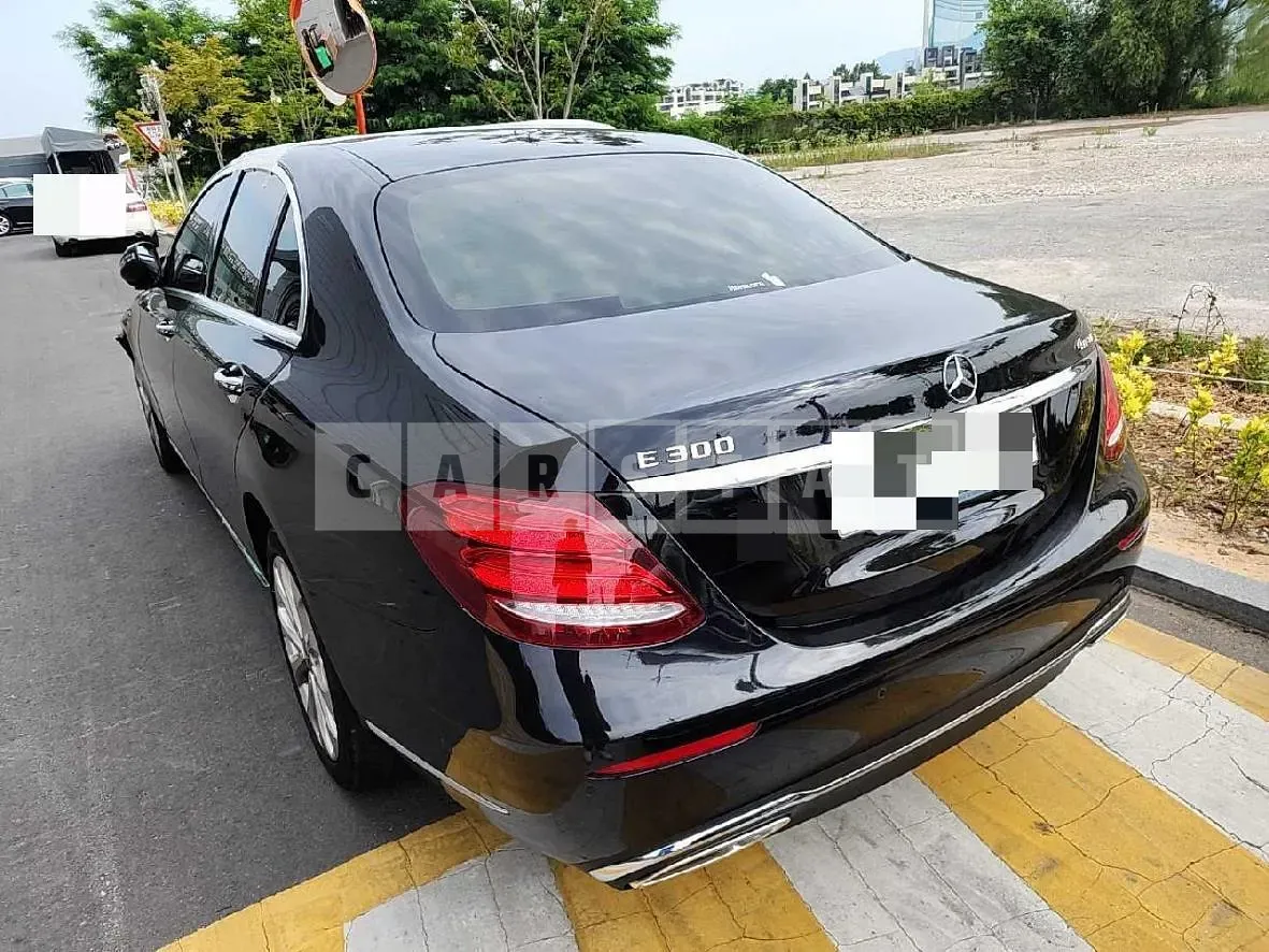 Photo 2 of 22: 2019 Mercedes-Benz E300 4Matic, VIN WDDZF4KB2KA635994 — Korean insurance auction