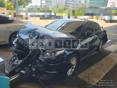 Photo 1 of 18: 2018 Kia K5 — Korean insurance auction