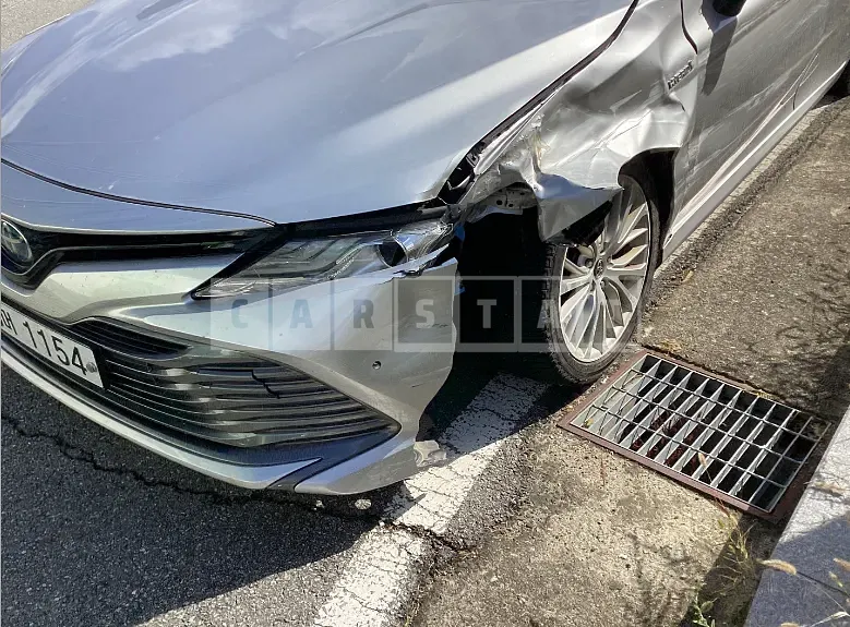 Photo 2 of 18: 2018 Toyota Camry Hybrid — Korean insurance auction