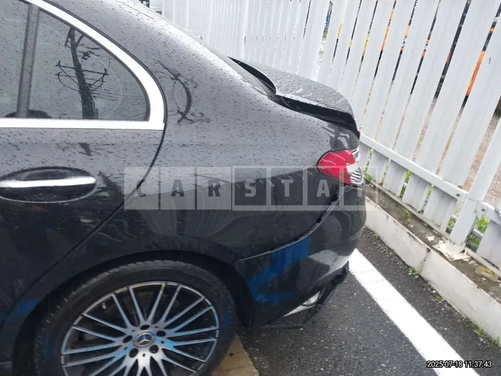 Photo 2 of 74: 2024 Mercedes-Benz C300 4Matic — Korean insurance auction