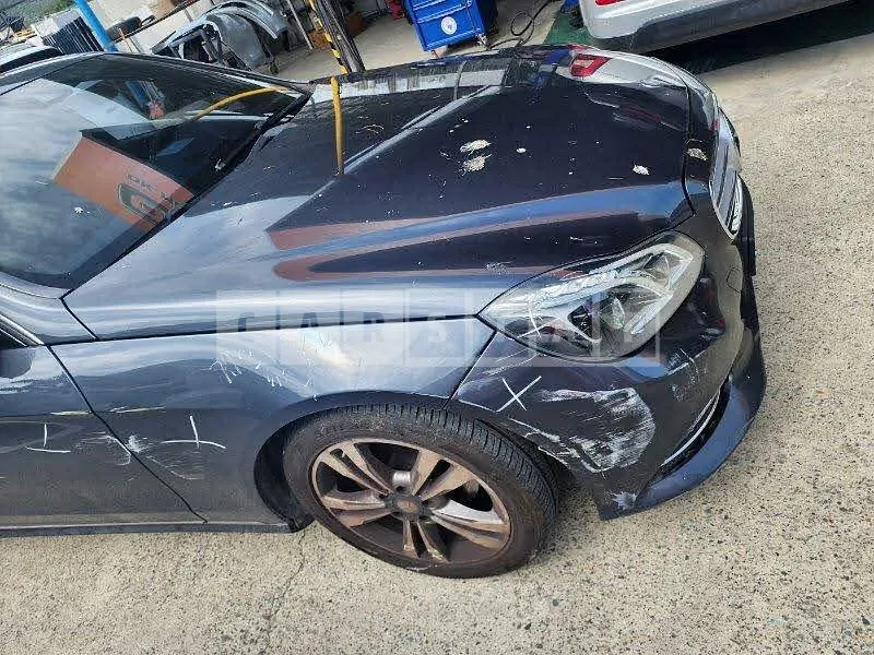 Photo 2 of 11: 2015 Mercedes-Benz E200, VIN WDDHF3EB5GB172509 — Korean insurance auction