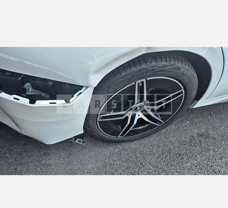 Photo 2 of 31: 2025 Mercedes-Benz E 300 4Matic — Korean insurance auction
