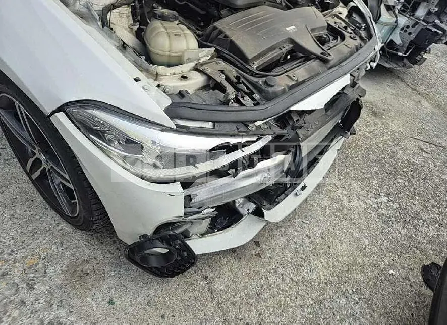 Photo 2 of 25: 2017 BMW 118d — Korean insurance auction